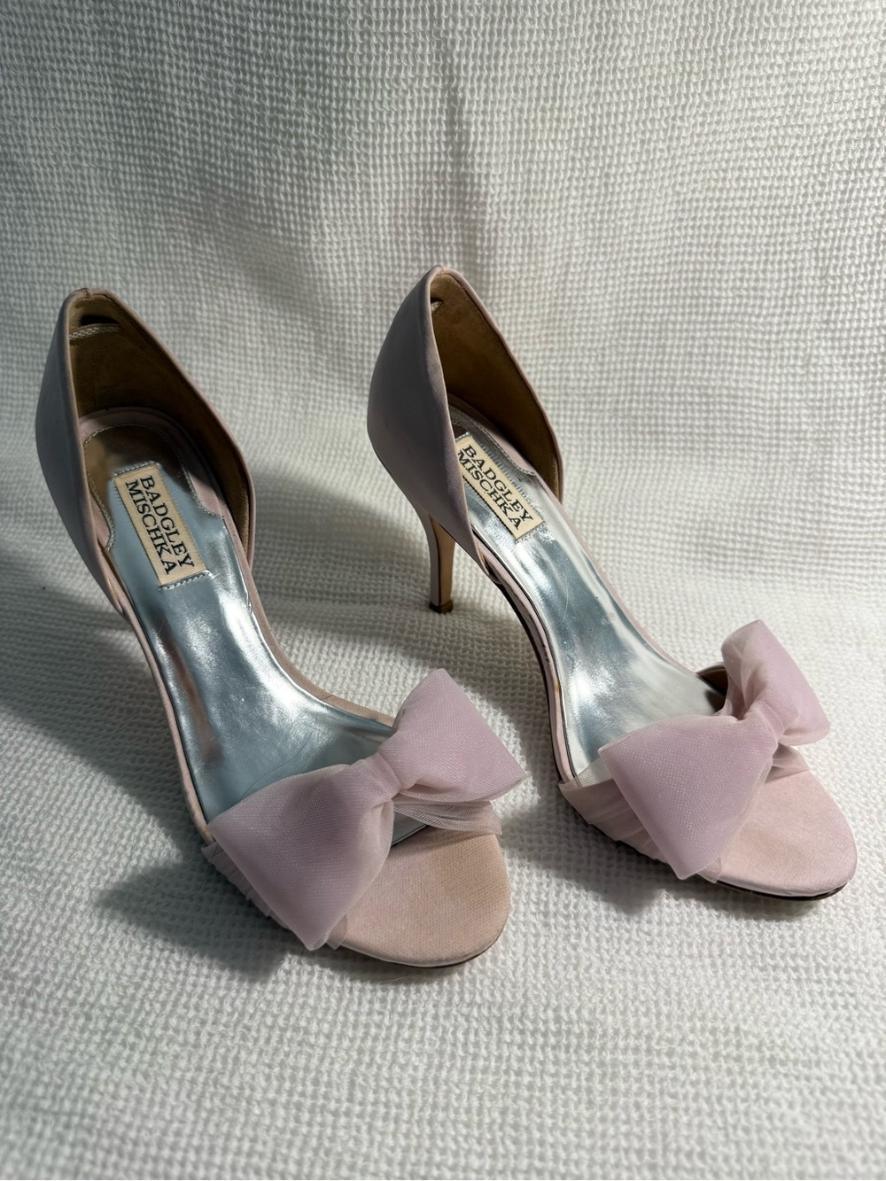 Badgley Mischka Light Pink Open-Toe Bow Heels